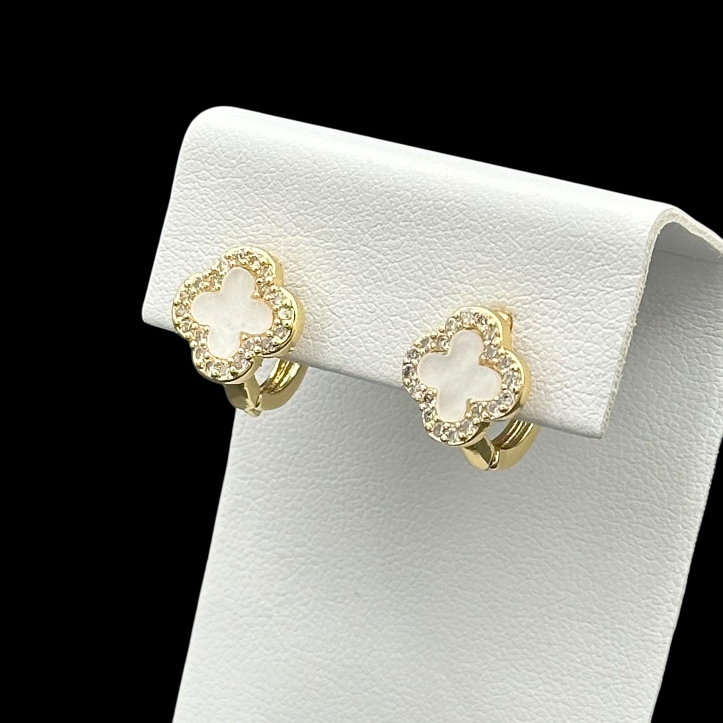 Cercei Mini Trifoi Alb Placați cu Aur 18K