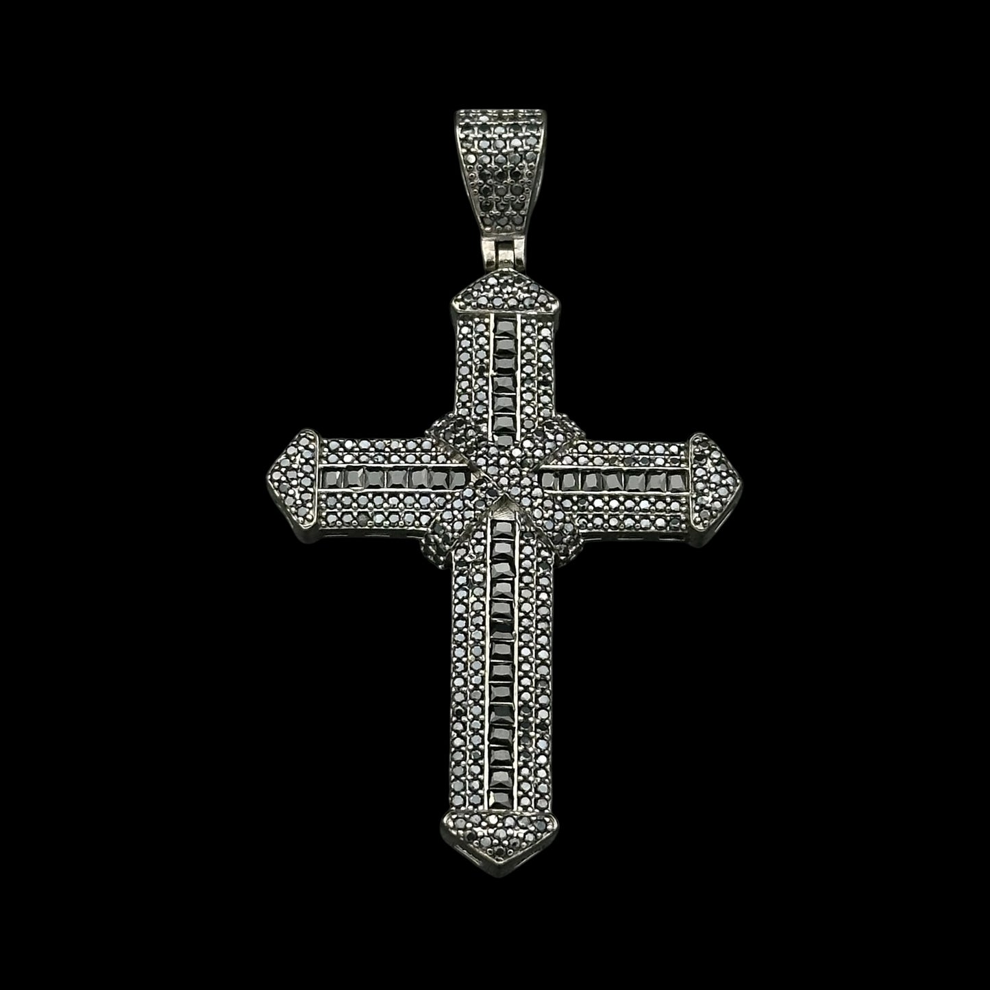 Pandantiv Sacred M Black Argint