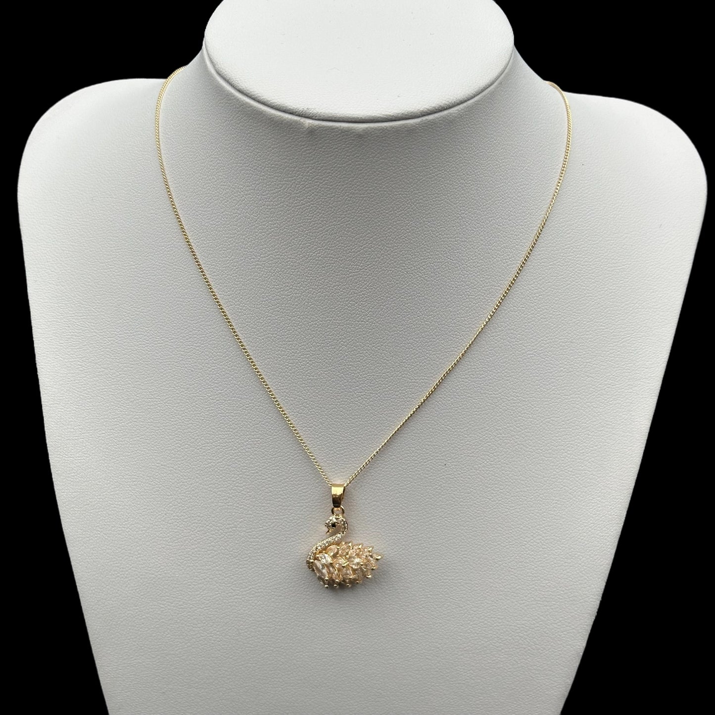 Colier cu pandantiv Swan Gold